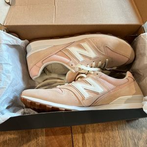NWT New Balance 996 xJcrew Sneakers in Pink, size 10